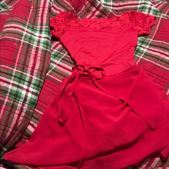 Elegant Red leotard for dance simple with off shoulders in lace. Matching skirt